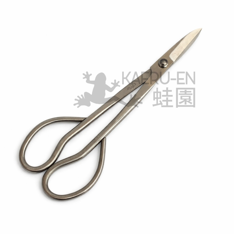 RYUGA Tijera pequeña 179 mm inox.